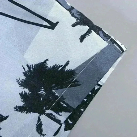 White Vacation Style Men's Tropical Print Shorts - Picture 4 of 4